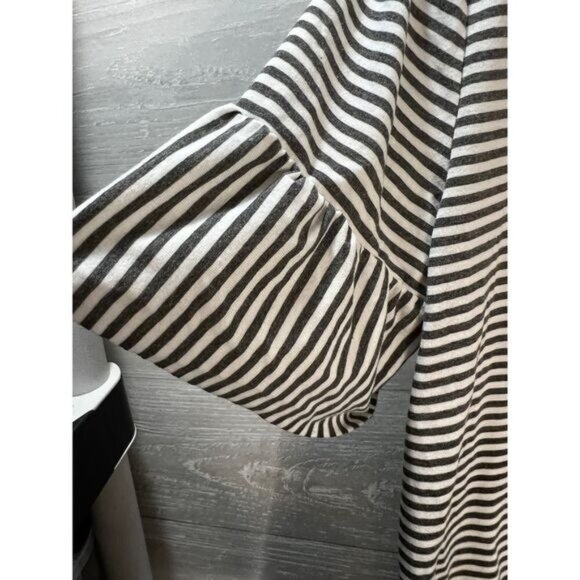 Women's Stripe Round Neck Loose Fit Flared Sleeve Blouse Tee Top - Picture 4 of 4